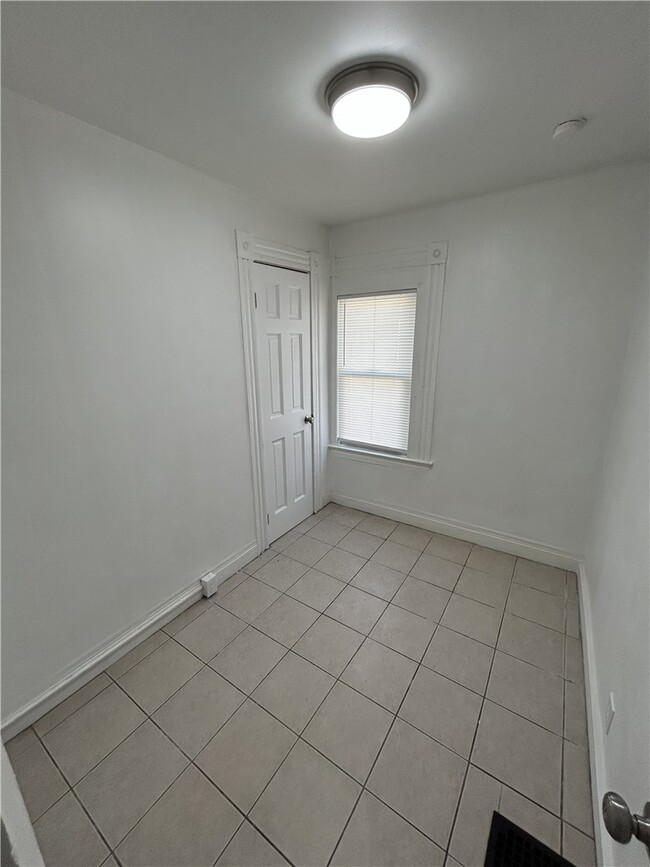 Photo - 301 Weaver St