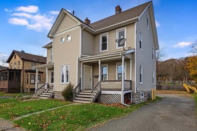 Photo - 8 Woodside Ave