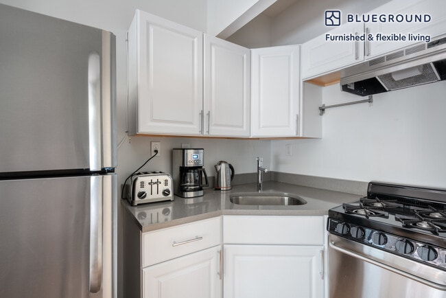 Photo - 179 St Botolph St Unidad FL1-ID136