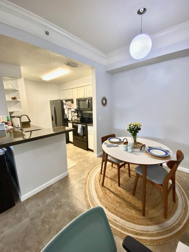 Photo - 1108 Myrtlewood Cir E