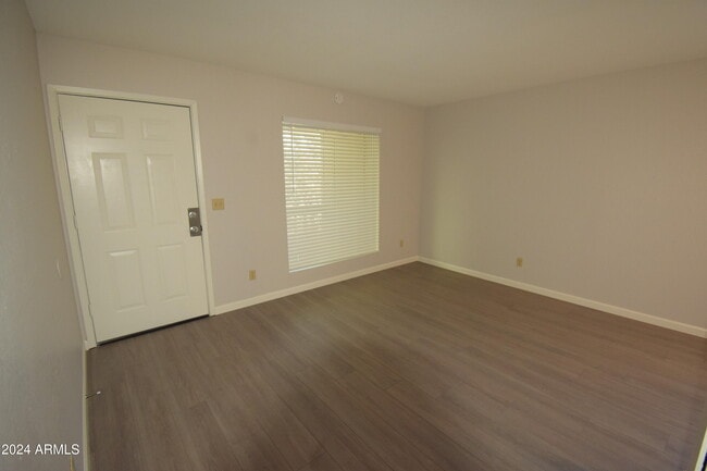 Photo - 834 N Cherry Unit Apt 103