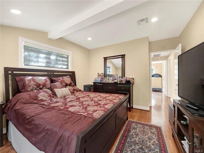 Photo - 5310 Nestle Ave