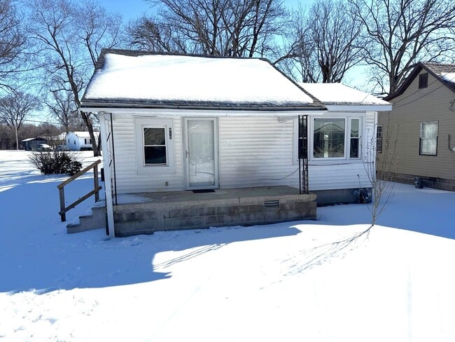 Building Photo - 418 S Washington Ave