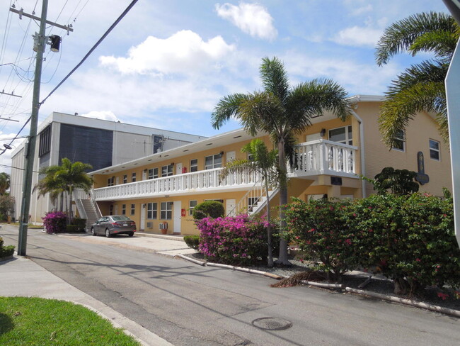 Photo - 111 N L St Condo Unit 6