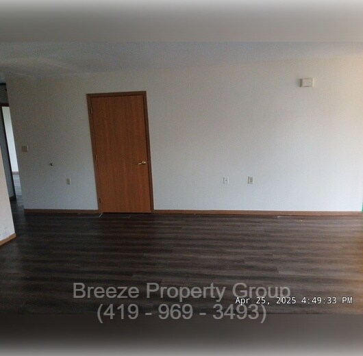 Photo - 1863 N Erie St