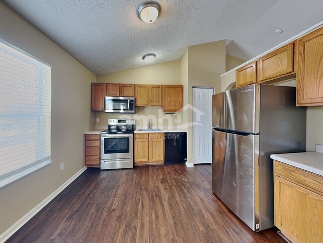 Photo - 372 Thompson St