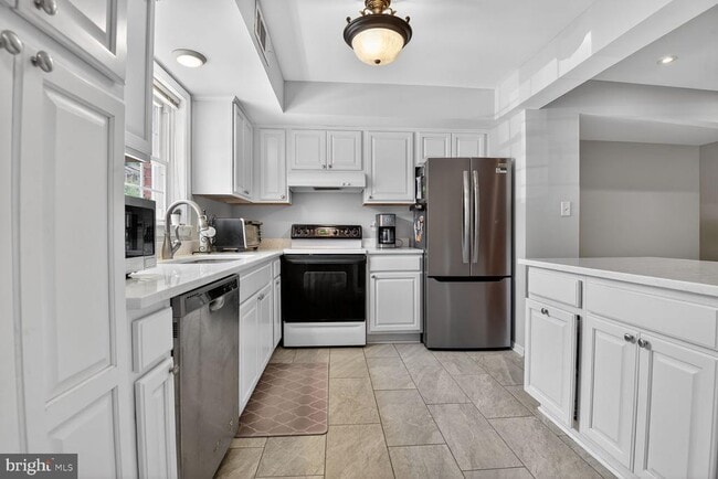 Photo - 7716 Tiverton Dr