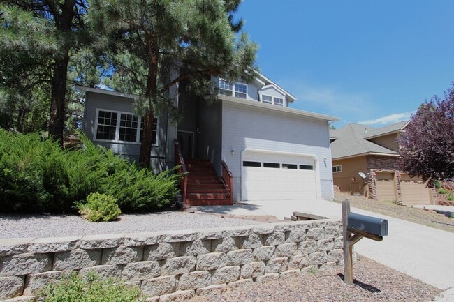 Building Photo - 4 Bed | 2.5 Bath Home Near Continental Cou...