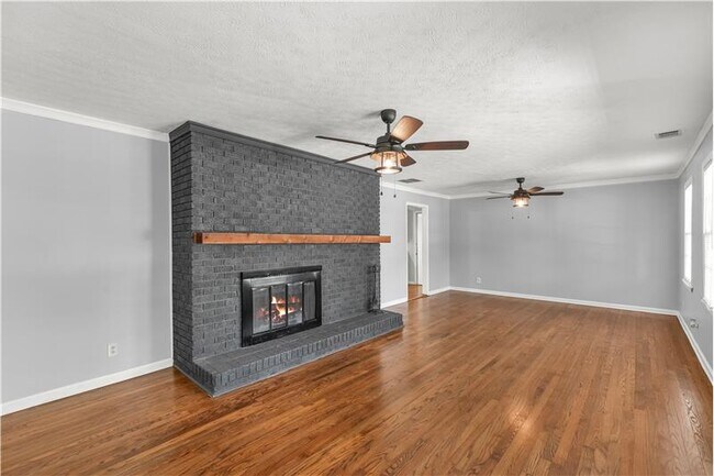 Photo - 626 Grayson Pkwy