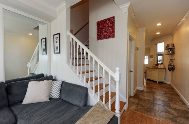 Photo - 1012 7th St SE