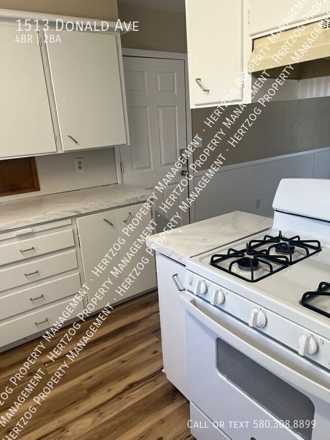 Photo - 1513 Donald Ave