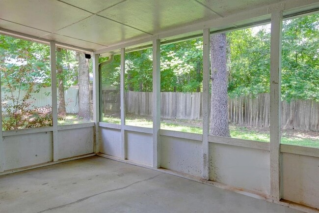 Photo - 4940 Tanners Spring Dr