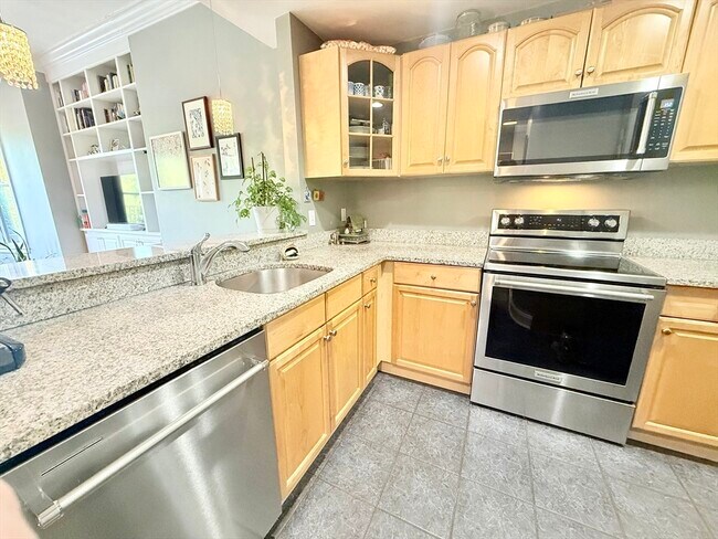 Photo - 552 Massachusetts Ave Unit 4
