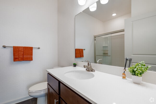 Verona - 2BR, 2BA - 931SF - Primary Bathroom