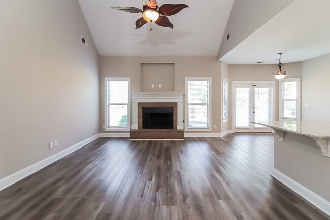 Photo - 480 Saddlechase Dr