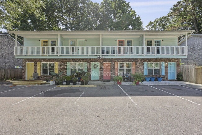 Building Photo - 258 Fleming Rd
