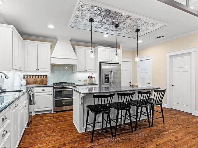 Photo - 1622 Taylor Blvd