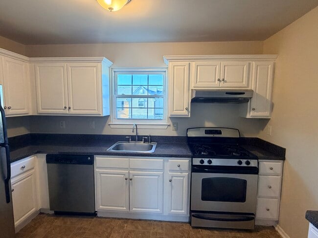 Photo - 504 Woodchip Rd