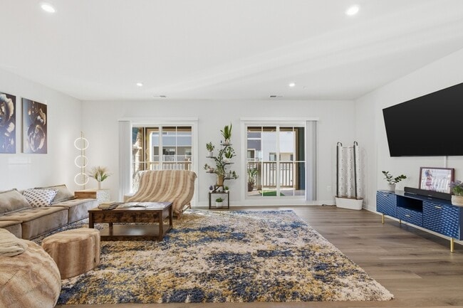 Photo - 2528 -B Verona Pl