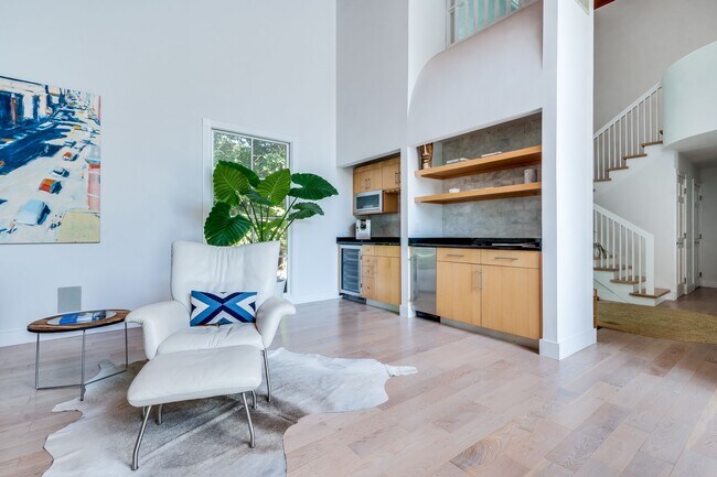 Photo - 405 Hands Creek Rd