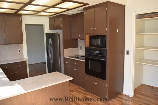 Photo - 8250 Canyon Oak Dr