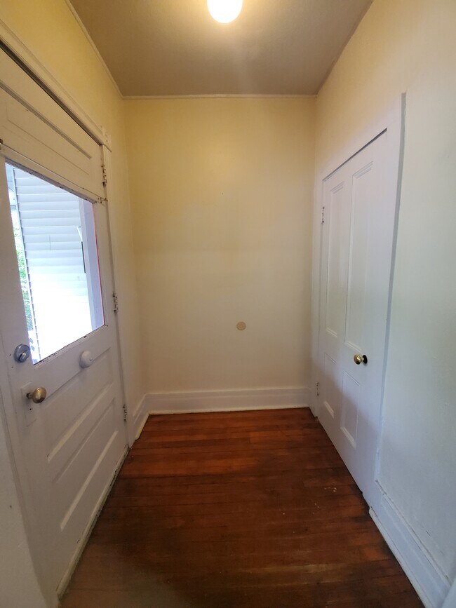 Photo - 105-107 N Quarry St Unidad 107-1