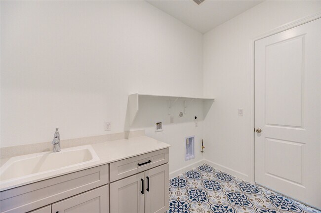 Photo - 25326 Loch Doon Dr