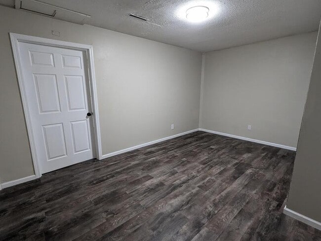 Photo - 702 S Roche St