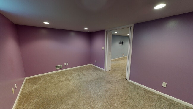 Photo - 707 Dorsey Way