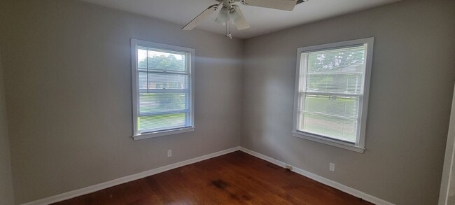 Photo - 3 Bedroom 2 Bathroom SW Huntsville