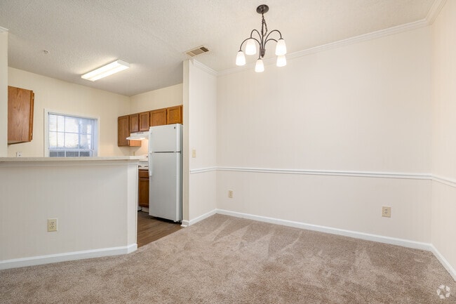 1BR, 1BA - 873SF - Dining Area