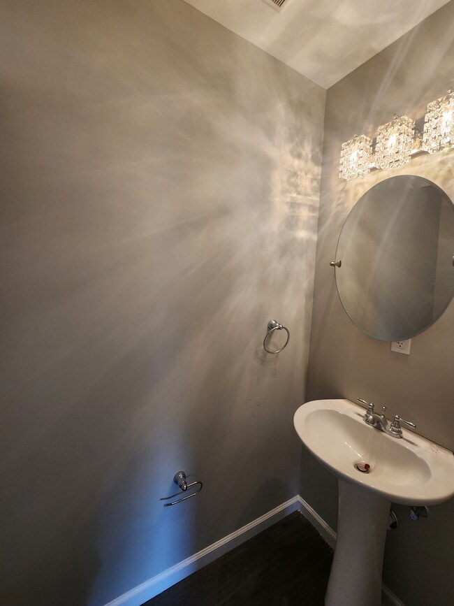 Photo - 205 River Oaks Dr