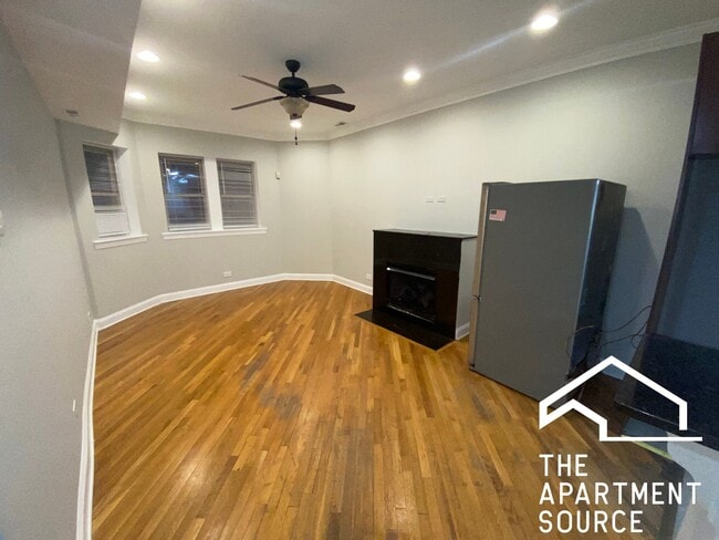 Photo - 2242 W Morse Ave Unit 2242 West Morse Ave