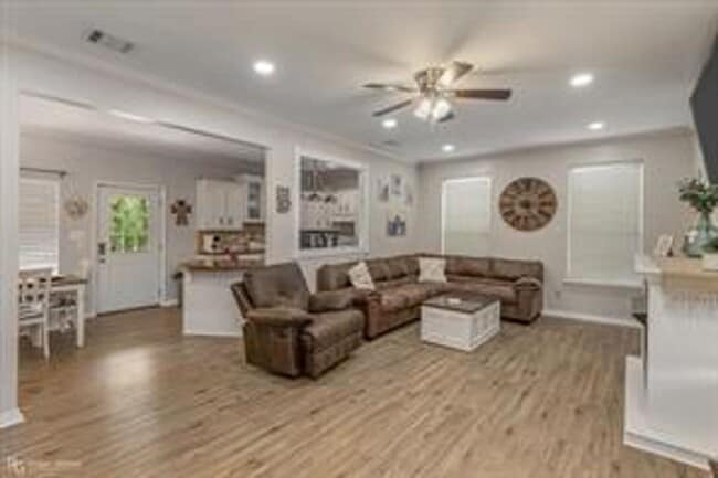 Photo - 6339 Westwood Rd