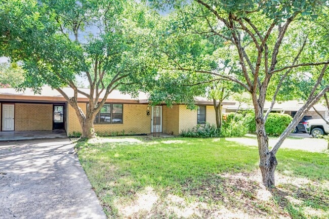 Photo - Classic Austin Home in Windsor Park