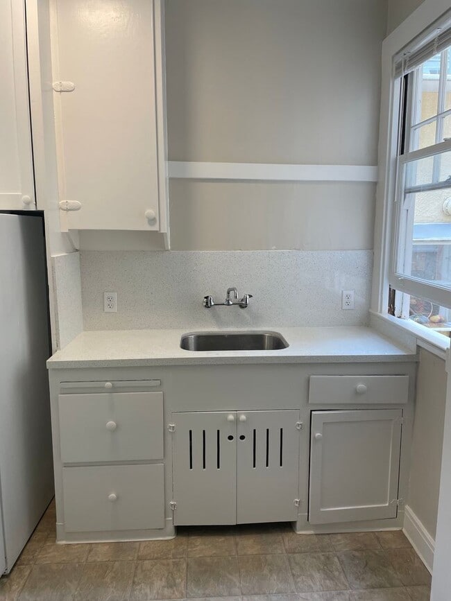 Photo - North side, quiet and spacious one bedroom is walking distance to the north side of the UC Berkel... Unit Apt 2423