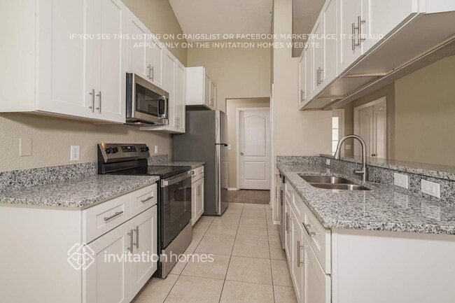 7988 Oak Run Cir