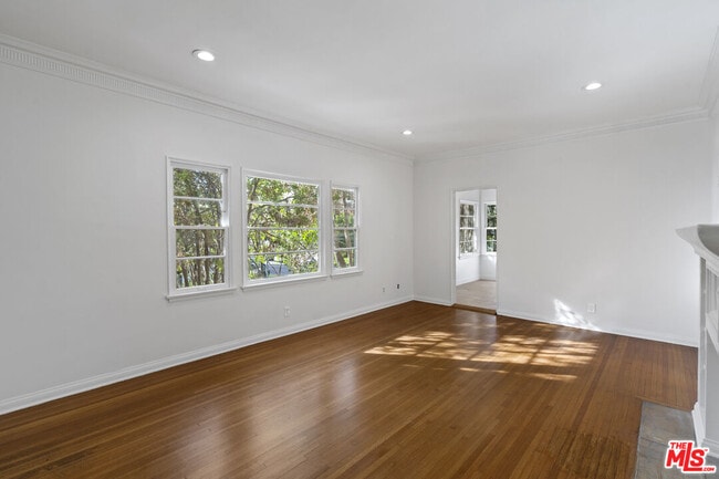 Photo - 2364 Kerwood Ave