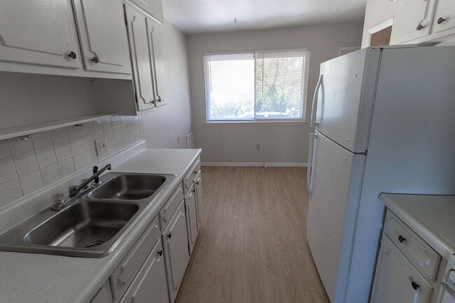Photo - 2806 Leeway Dr