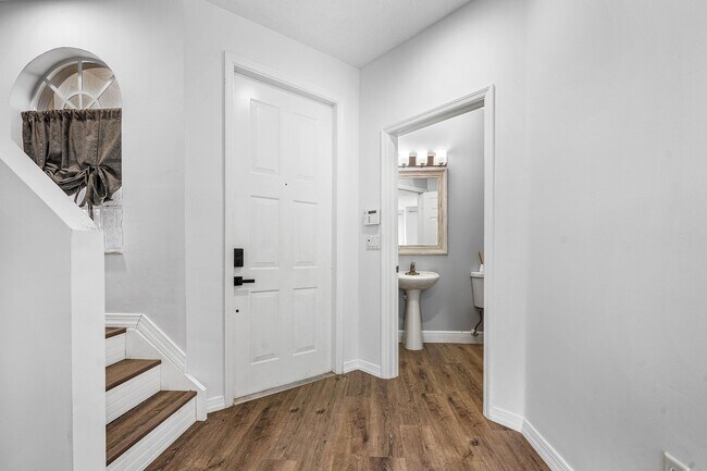 Photo - 152 Coconut Key Ln