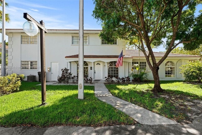 Building Photo - 7911 Camino Cir Unit B-10