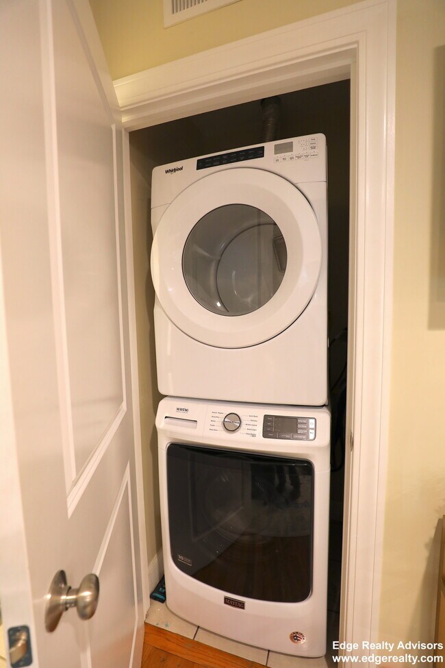 Photo - 51 Dunboy St Apartment Unit 1