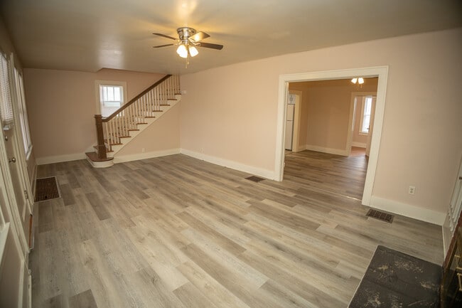 Photo - 927 E Dunklin St