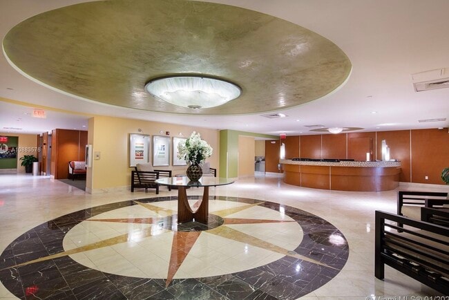 Building Photo - 7355 SW 89th St Unit 608N