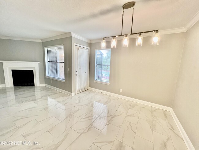 Photo - 887 Coral Reef Way