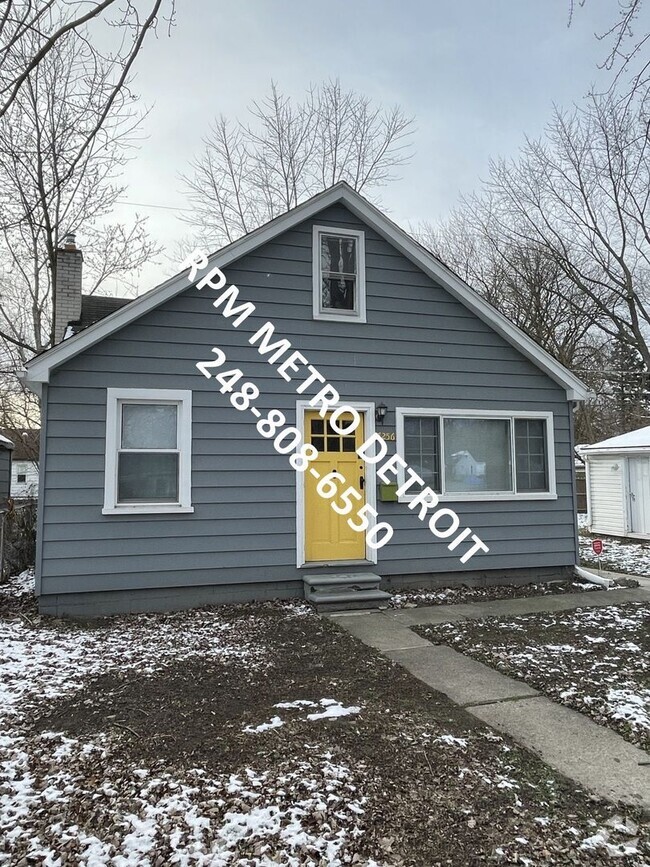 Building Photo - Move in Ready Bungalow in Warren Rental