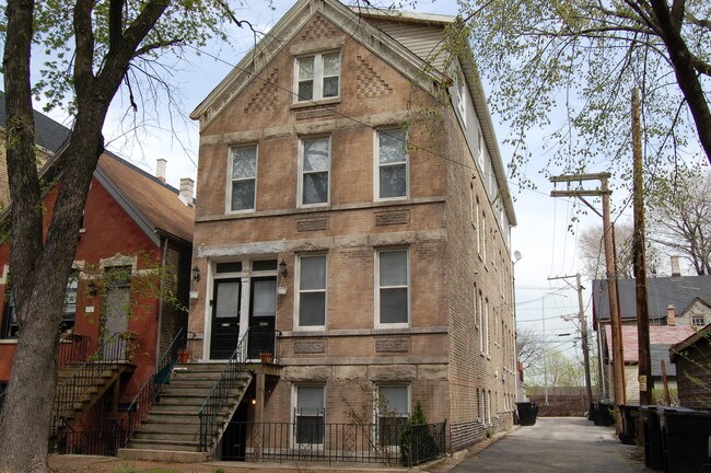 2114 w lyndale - 2114 W Lyndale St Unit 2r