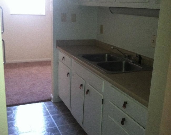 Kitchen Plan 2 - Victorian Arms Apartments