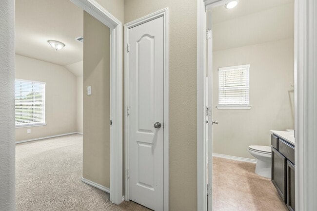 Building Photo - 7126 Whitlow Wonder Ln