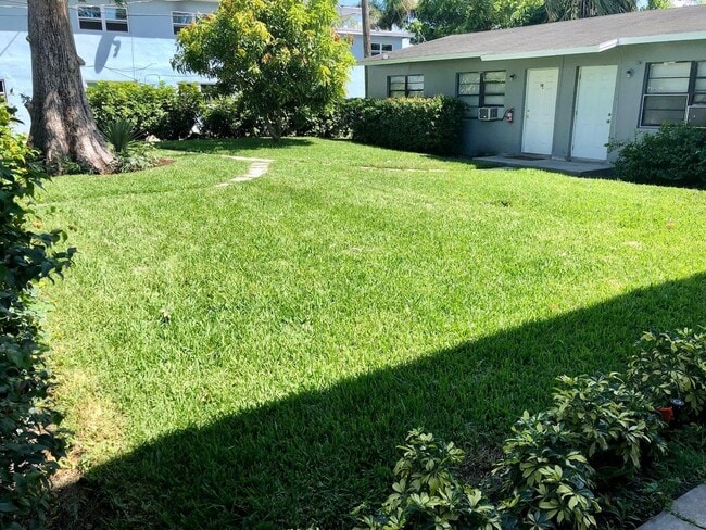Building Photo - 37280 Okeechobee Ave Unit 10